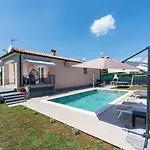 Daris Vila Veli Turini