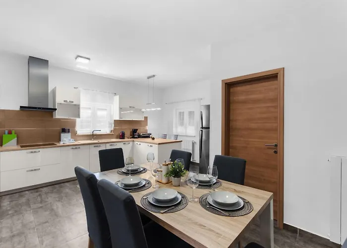 Daris Vila Veli Turini